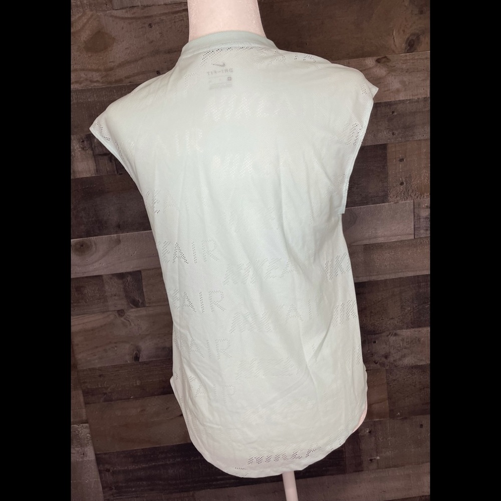 NIKE top - Picture 2 of 4